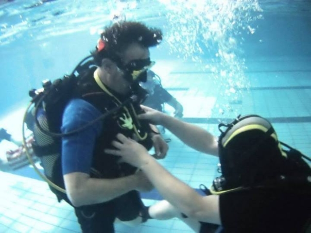 buceo en la piscina.jpg